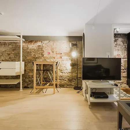 Basement Leilighet *